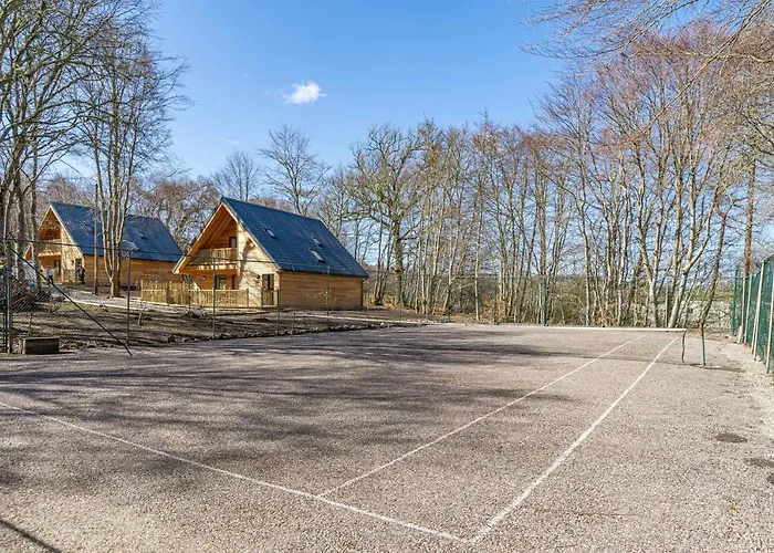 Breckland Lodge 1 With Hot Tub